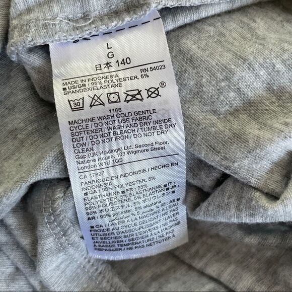 Gap & Old Navy Lot Tee Shirt, Tank Top & Shorts - Picture 15 of 16